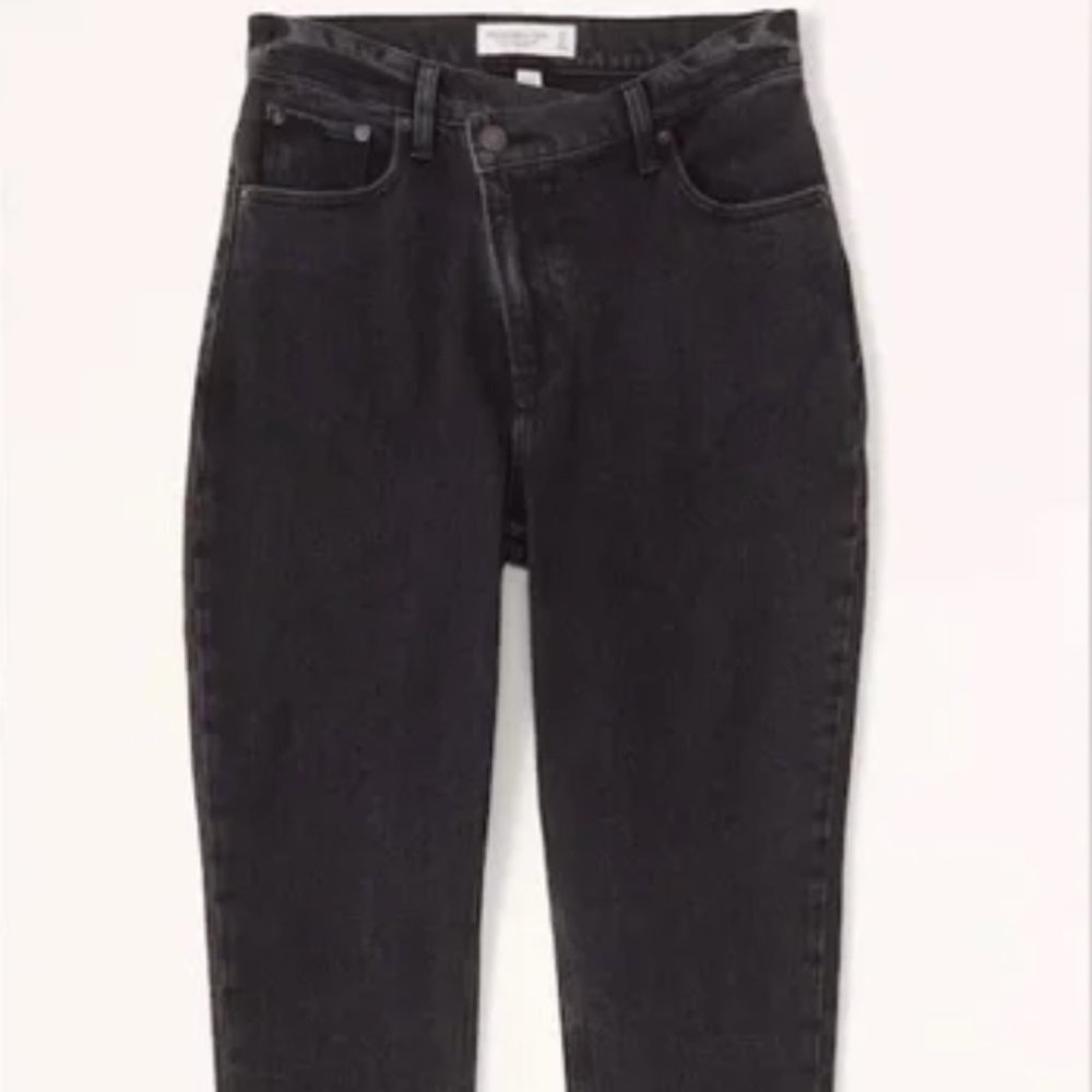 Black Curve Love Ultra High Rise 90s Slim Straight Jean NWT